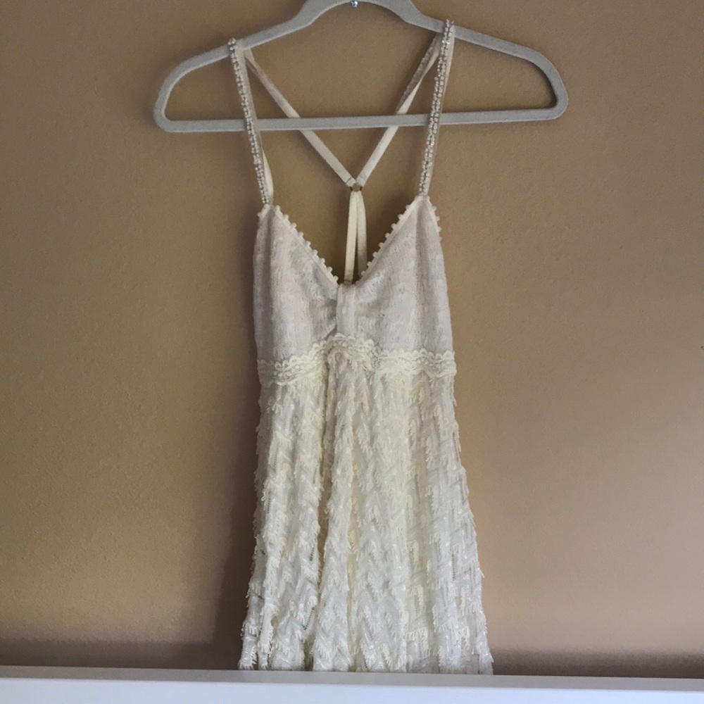 Detailed cream tank top